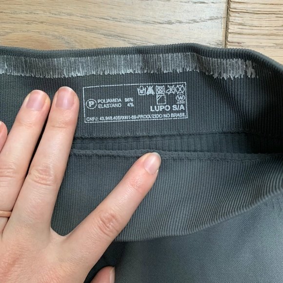 Lolë grey compression capri leggings - Picture 4 of 5